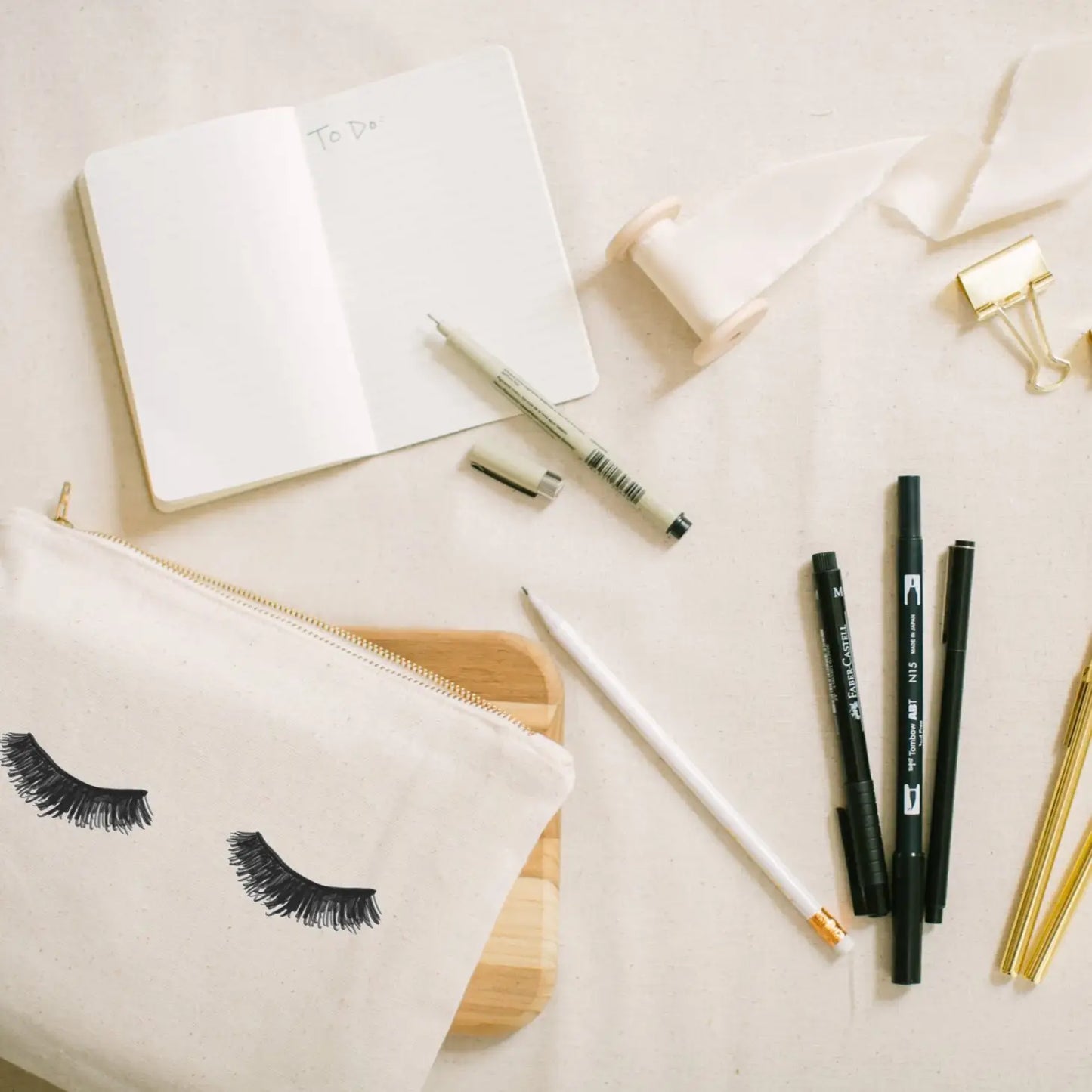 Oversized Eyelash Cosmetic Bag