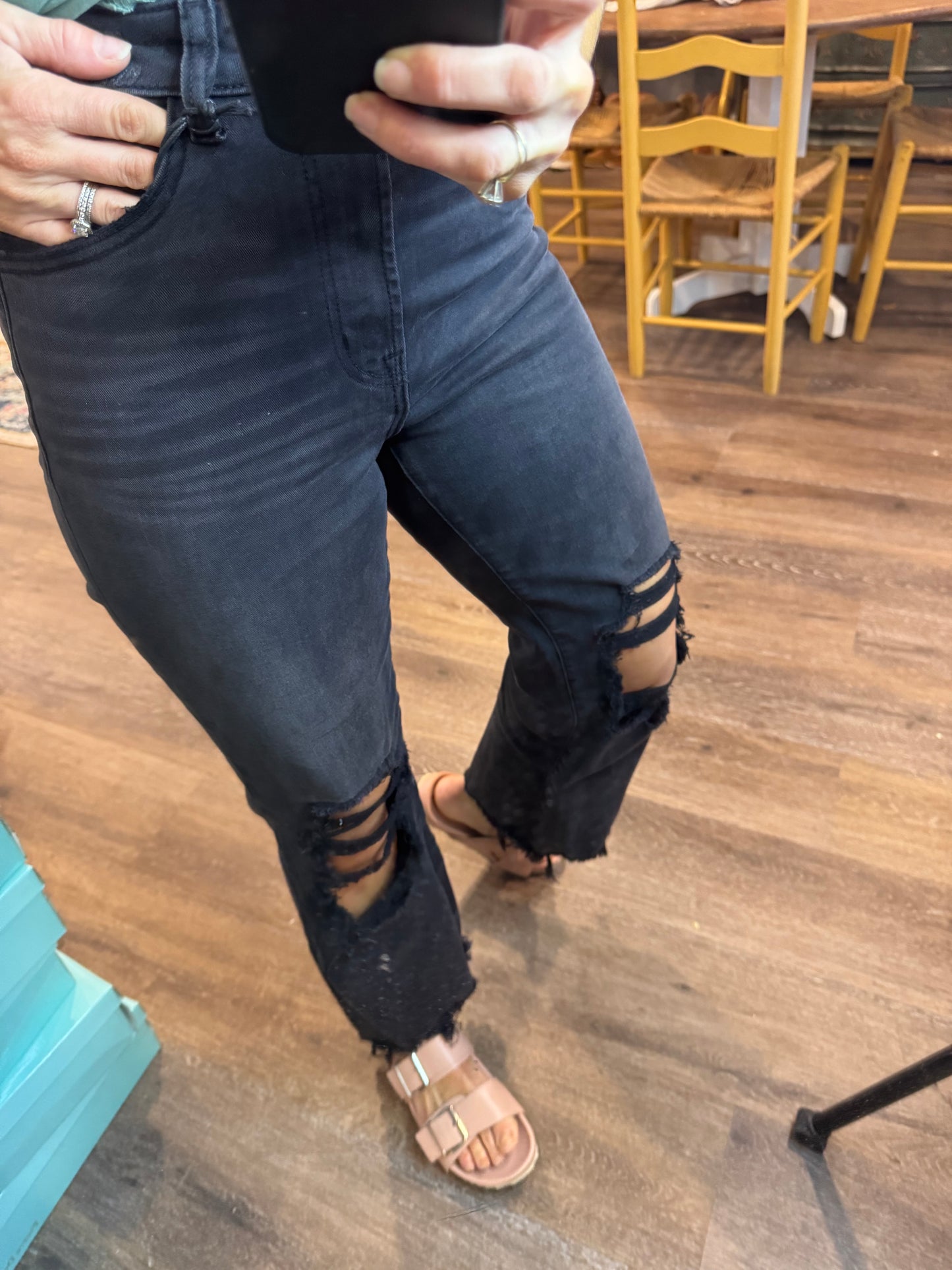 Kiley Washed Distressed Crop Pants
