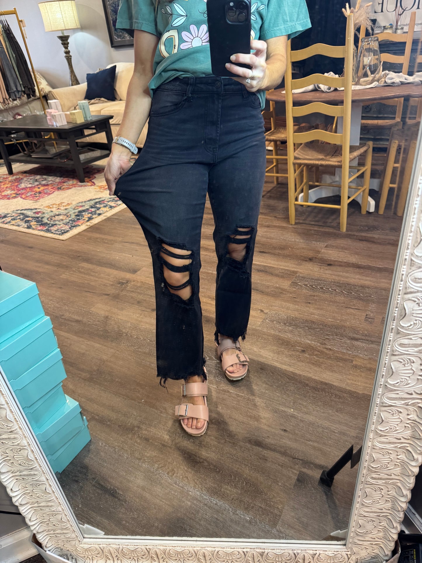 Kiley Washed Distressed Crop Pants
