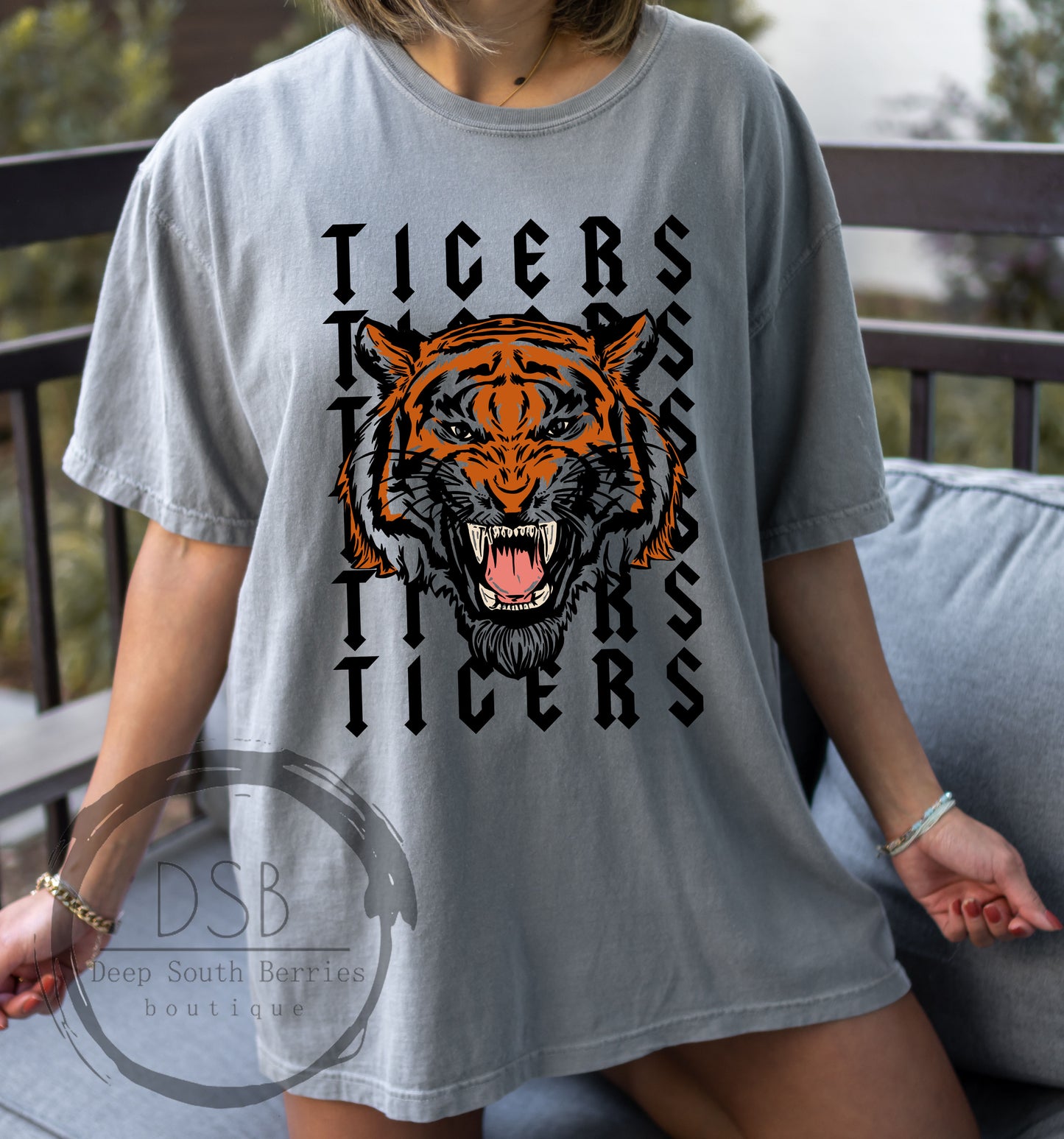 TIGERS tee